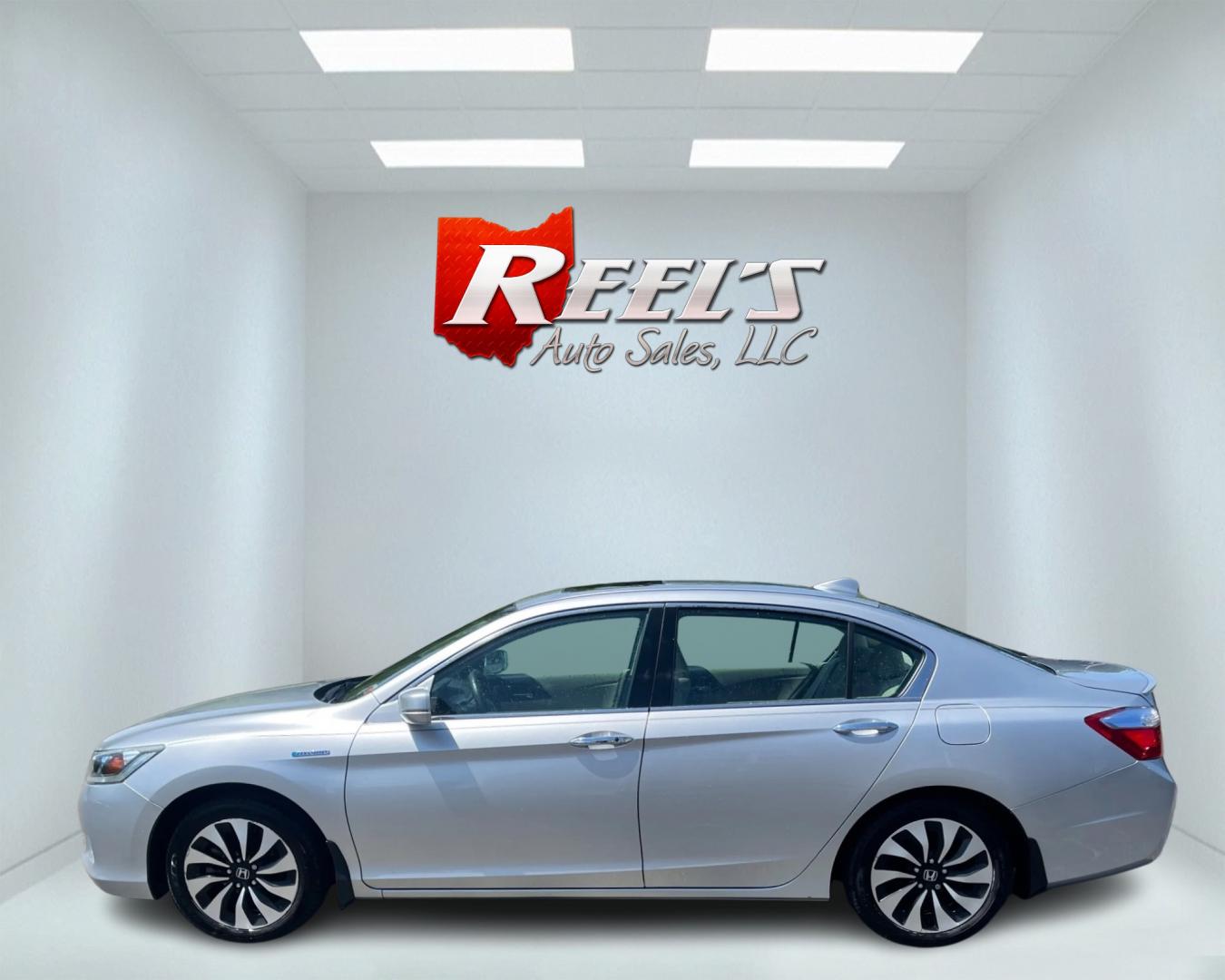 2014 Silver /Tan Honda Accord Hybrid EX-L (1HGCR6F50EA) with an 2.0L I4 DOHC 16V HYBRID engine, Automatic transmission, located at 11115 Chardon Rd. , Chardon, OH, 44024, (440) 214-9705, 41.580246, -81.241943 - Photo#9